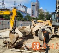 粉嫩逼被操高温下的坚守｜道路建设者用汗水铺就畅通路